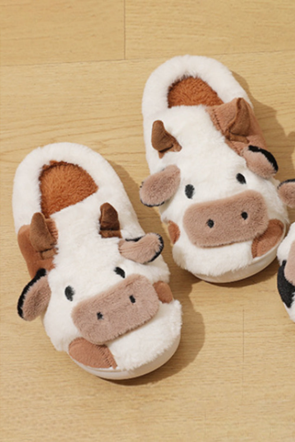 Pantoufles doublées en peluche à motif de vache de dessin animé chameau