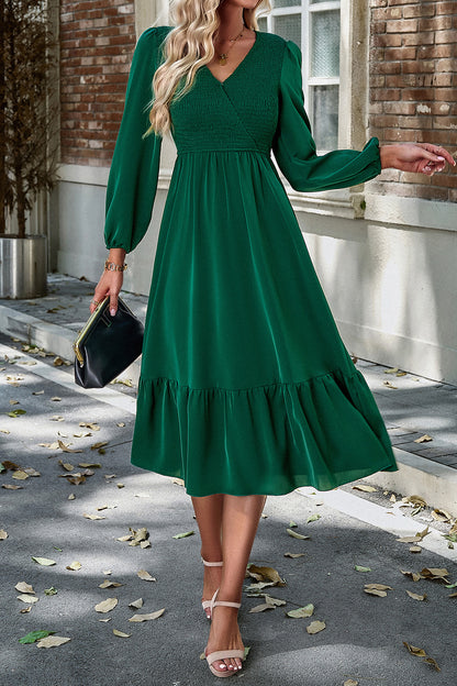 Robe midi smockée à manches longues et surplis