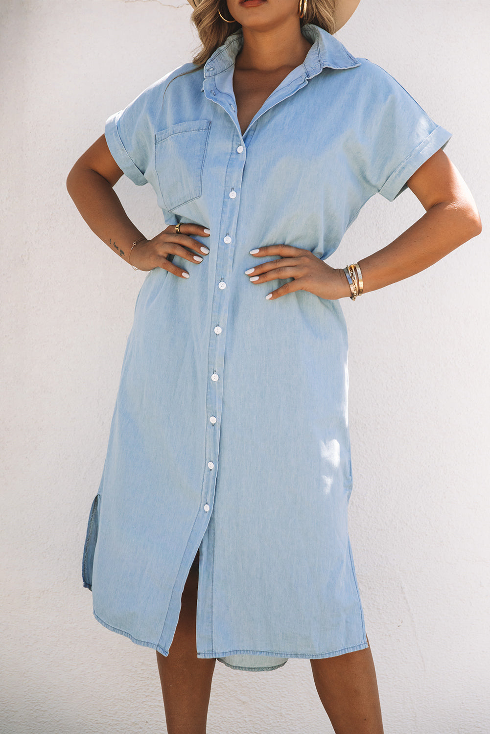 Robe midi chemise en chambray bleu ciel à manches courtes