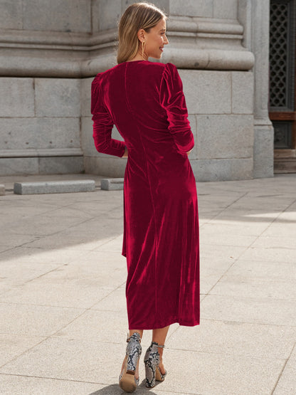 Robe mi-longue à surplis et manches bouffantes