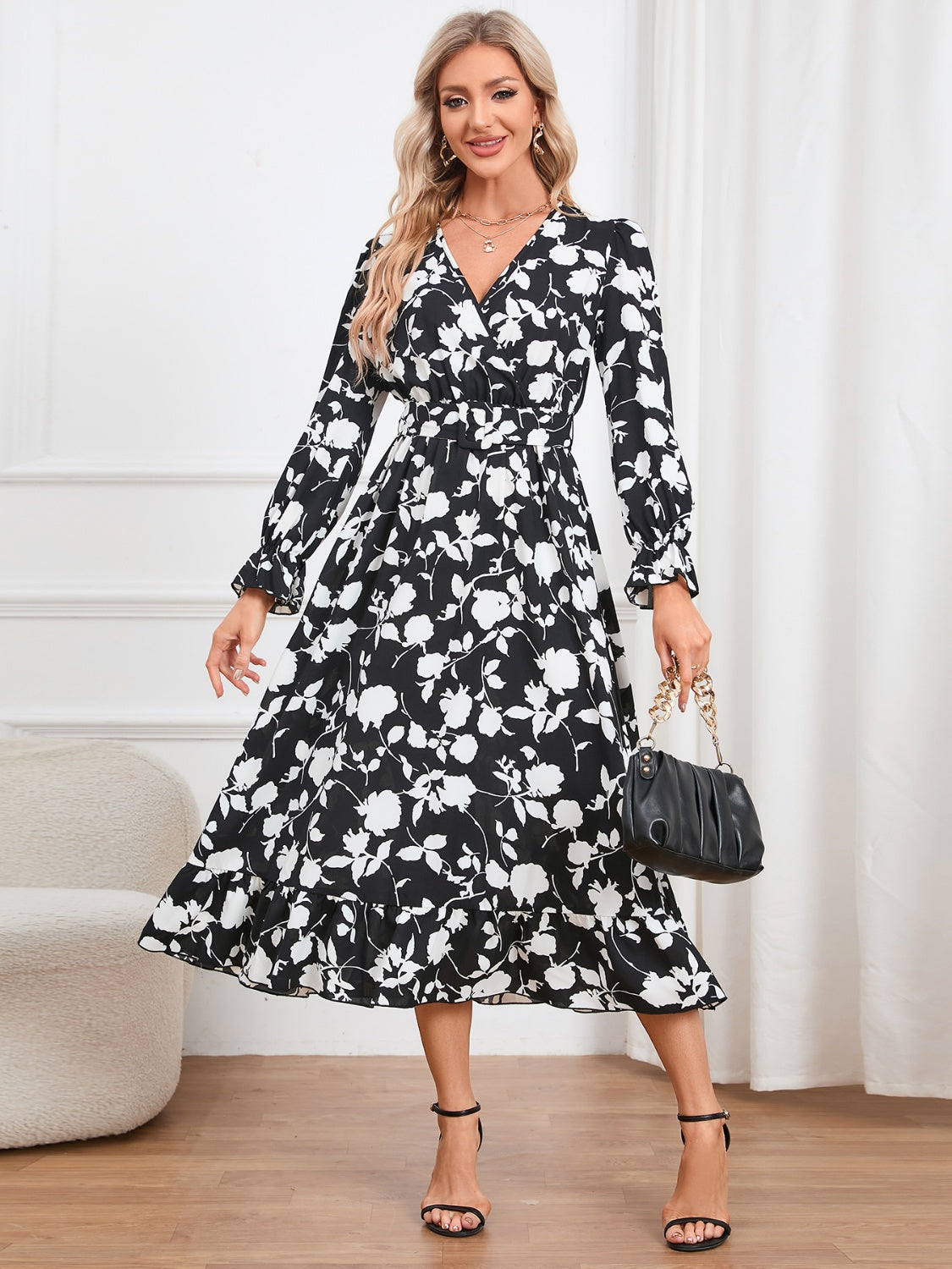 Vestido con sobrepelliz floral, manga con volante y dobladillo con volantes