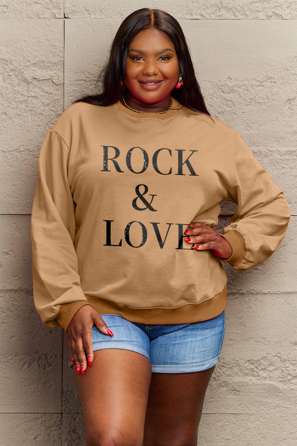 Simply Love Sweat-shirt à col rond ROCK ＆ LOVE en taille réelle