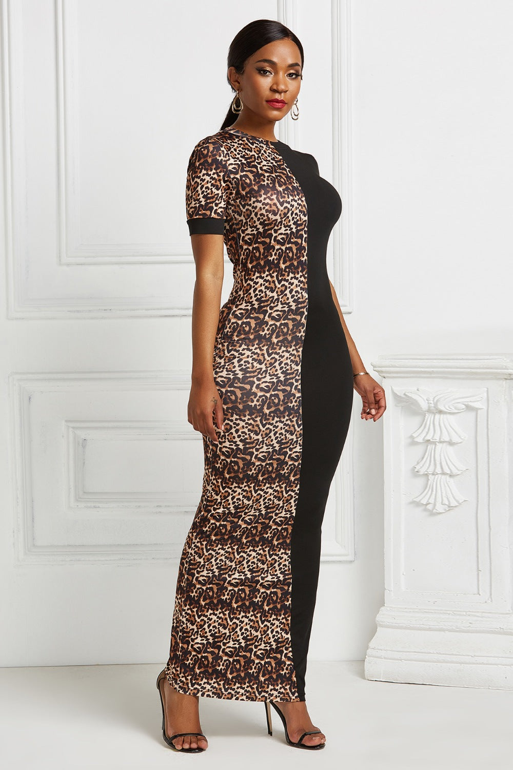 Robe longue bicolore à col rond et manches courtes