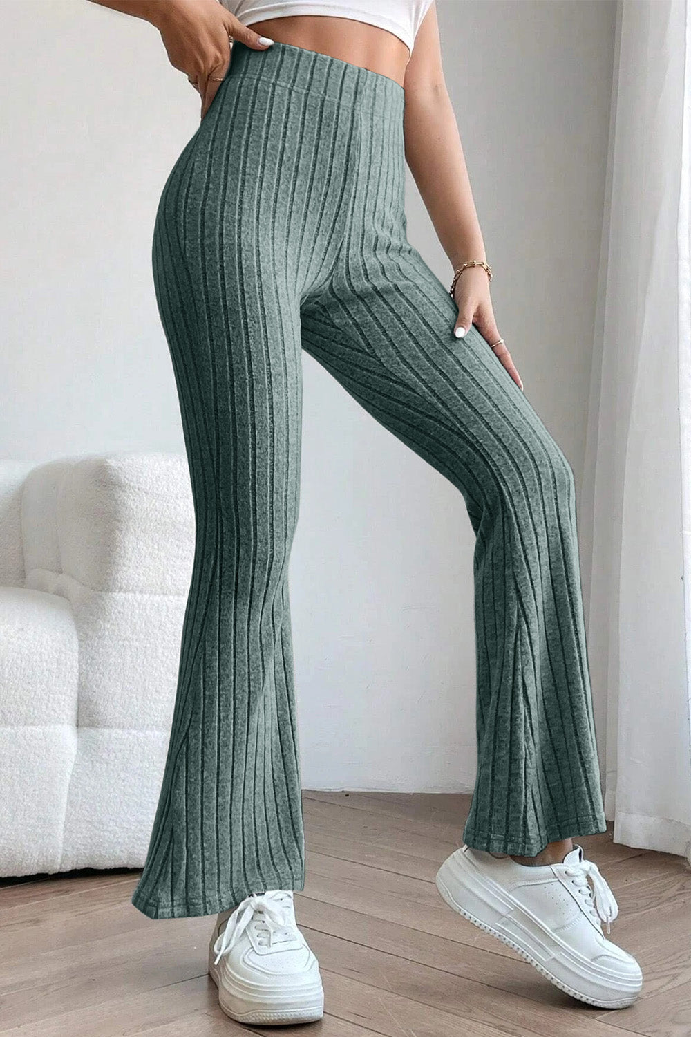 Pantalon évasé taille haute côtelé pleine taille Basic Bae