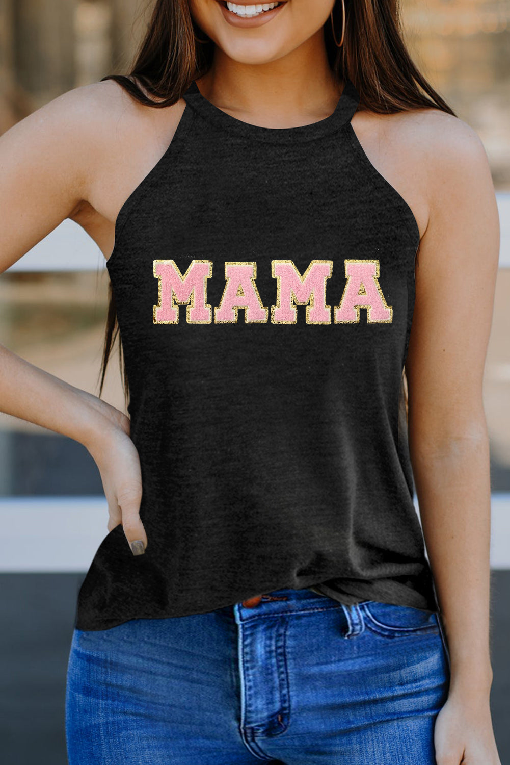 Camiseta sin mangas con cuello redondo y parches de chenilla con gráfico MAMA negro