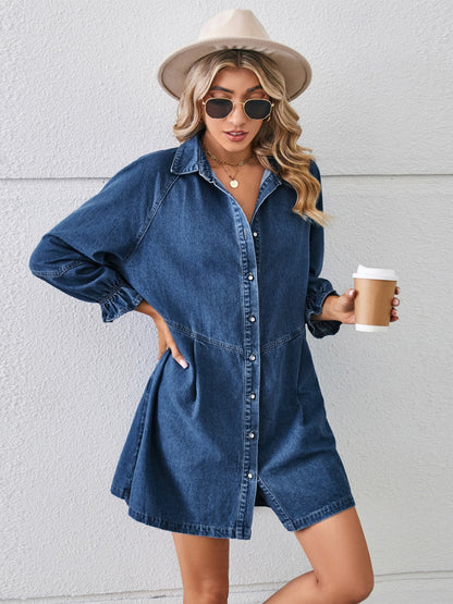 Mini-robe en jean boutonnée à manches volantées