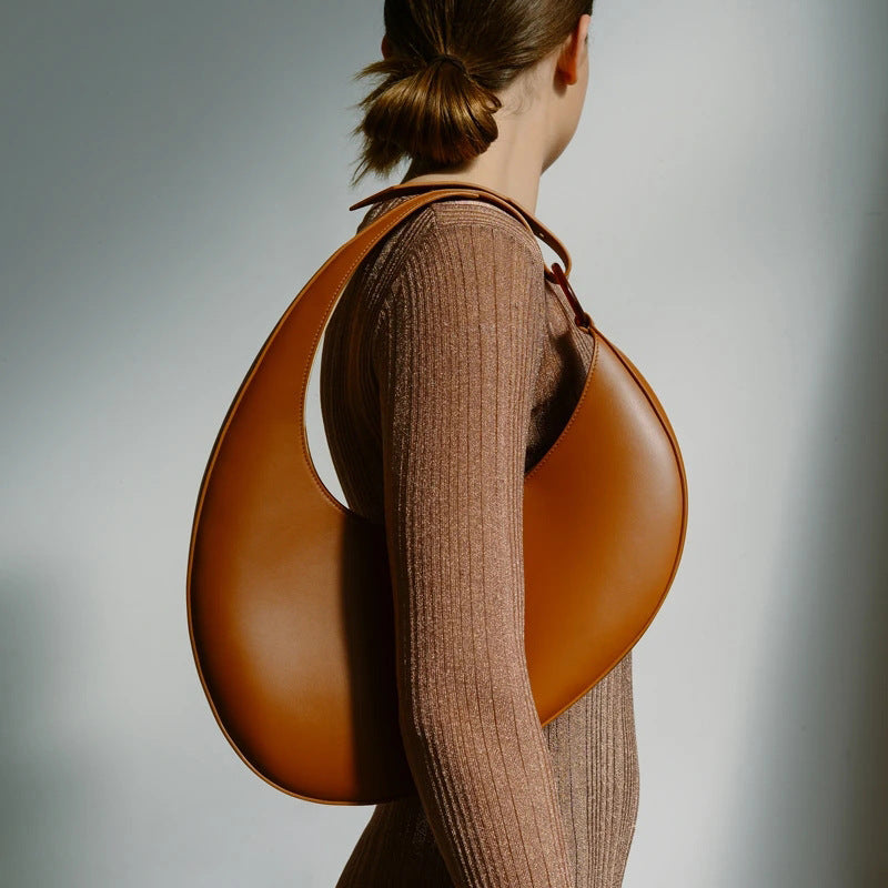 Sac sous les bras de grande capacité en forme de croissant de super personnalité à la mode