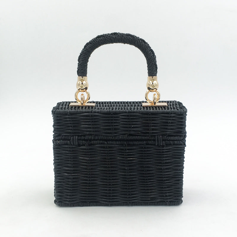 Xiaoxiangfeng spot messenger straw bag