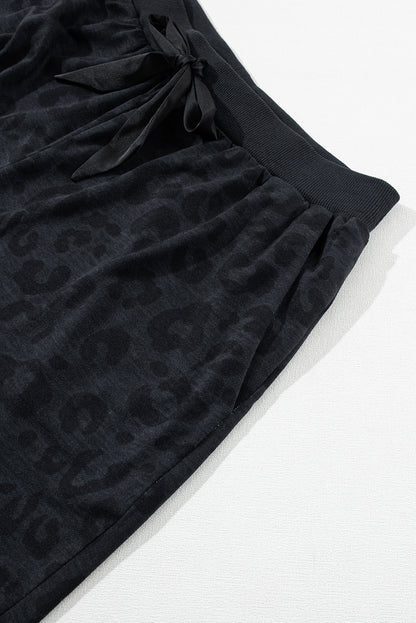 Conjunto de dos piezas con pantalones cortos con lazo de satén y manga larga con estampado de leopardo gris