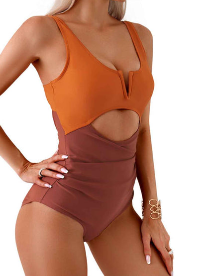 Maillot de bain une pièce contrasté à découpes nouées