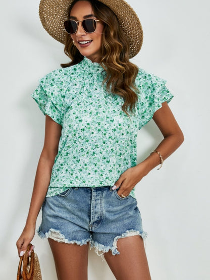 Blusa con mangas con volante y cuello simulado con estampado floral de florecitas