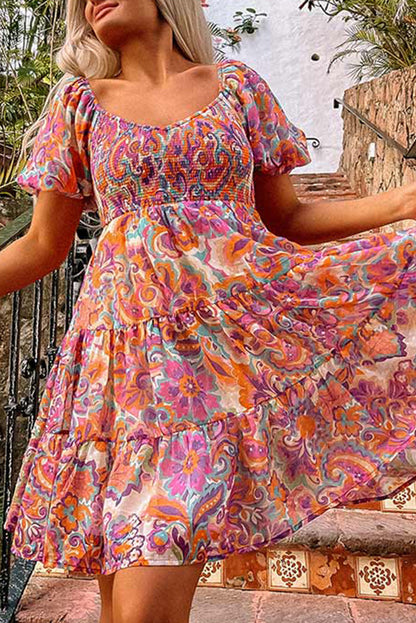 Vestido floral fruncido a capas