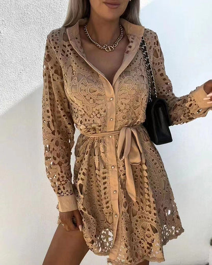 Vestido mini de encaje con temperamento de moda