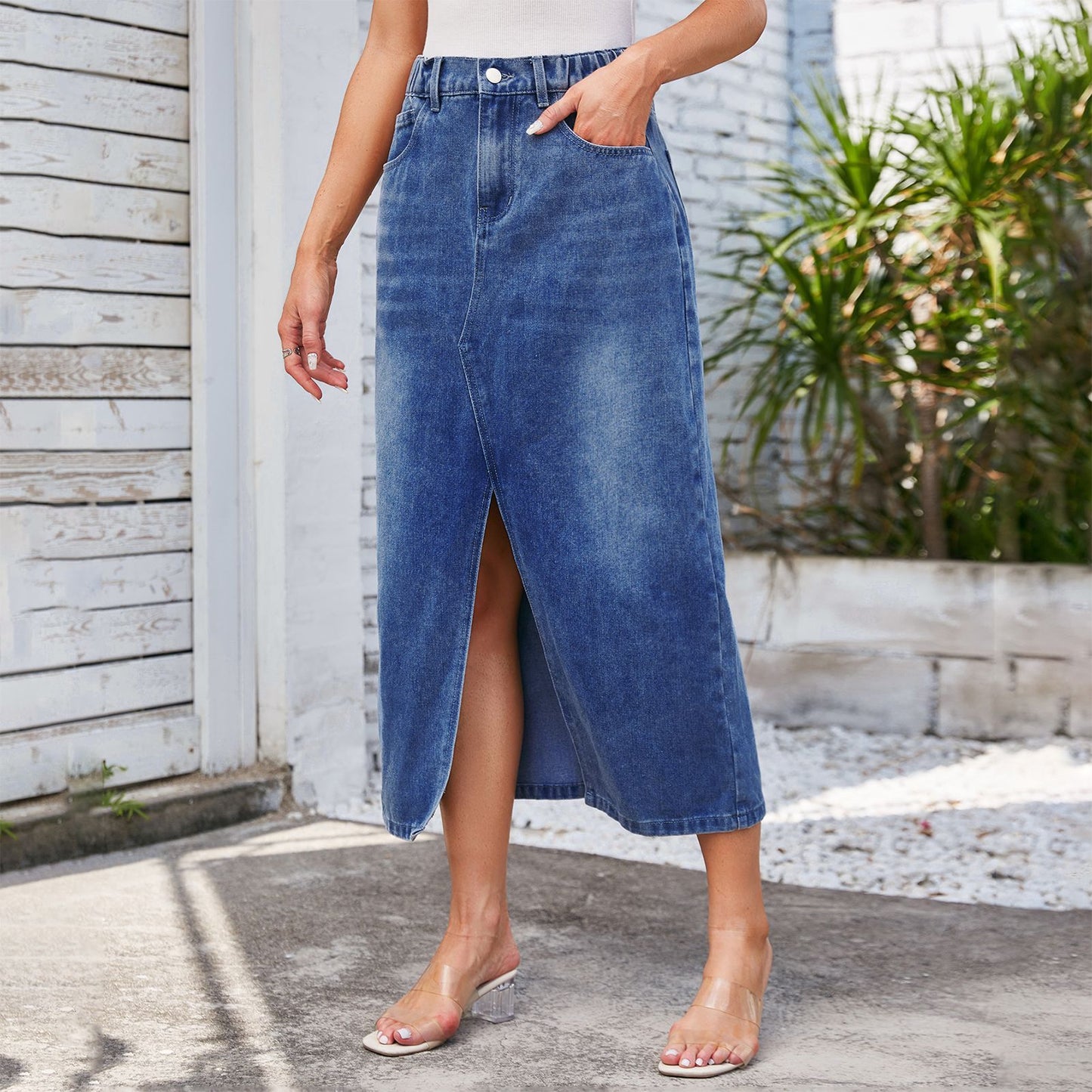 Robe mi-longue fendue en denim délavé à taille élastique