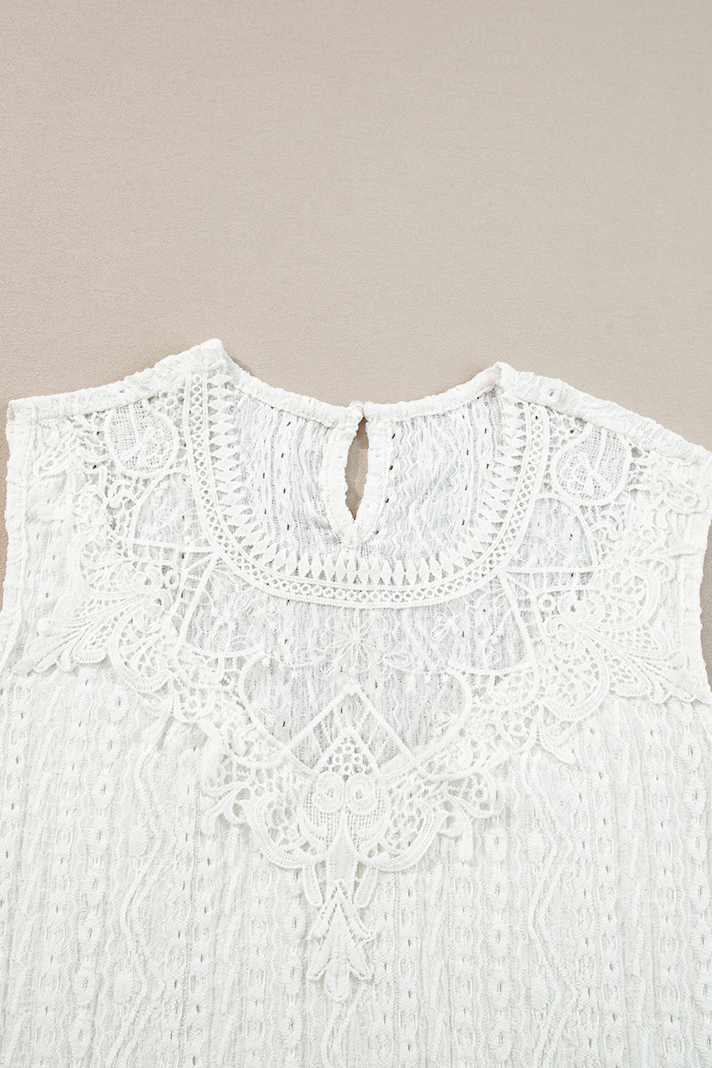 Blusa sin mangas con espalda de cerradura de crochet de encaje de guipur blanco