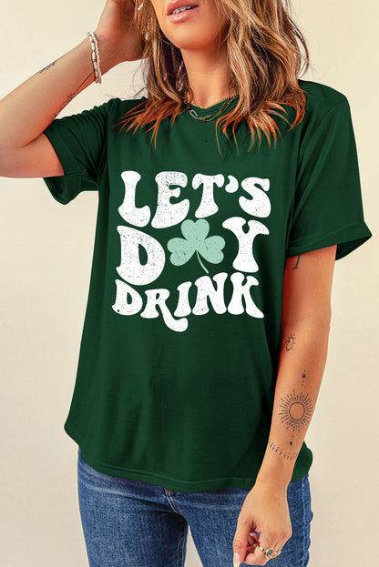 Camiseta con cuello redondo y estampado de trébol de Let's Day Drink en verde