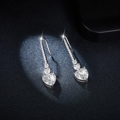 Boucles d'oreilles pendantes en forme de cœur en moissanite en argent sterling 5,44 carats 925