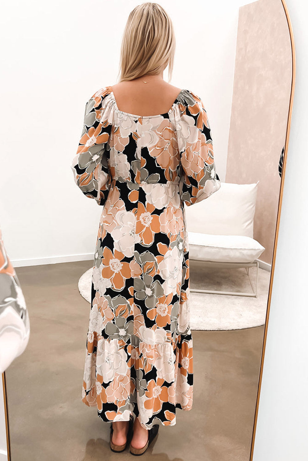 Robe longue florale audacieuse à manches bouffantes et à nouer à la taille