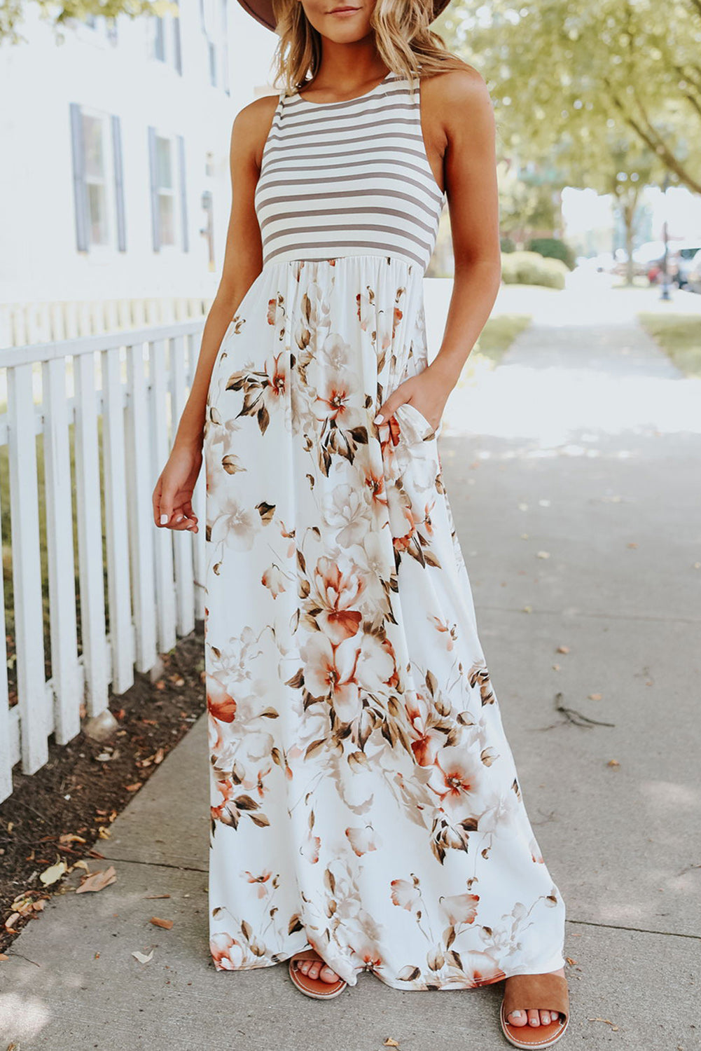 Robe débardeur blanche à rayures bohème et imprimé floral longueur au sol