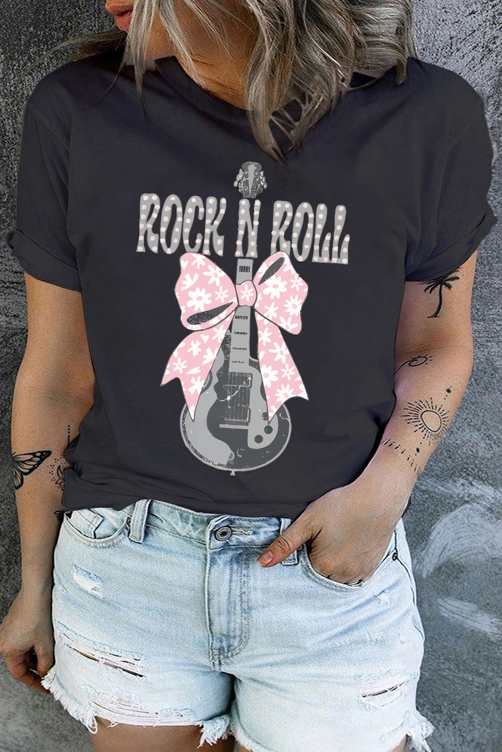 Camiseta negra de talla grande con gráfico de guitarra Bowknot ROCK N ROLL