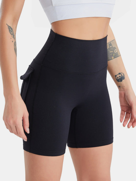 Shorts activos de cintura alta con bolsillos