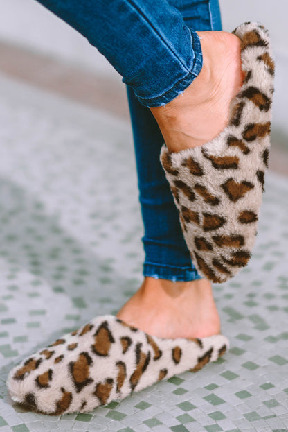 Pantuflas de casa peludas con estampado de leopardo camel