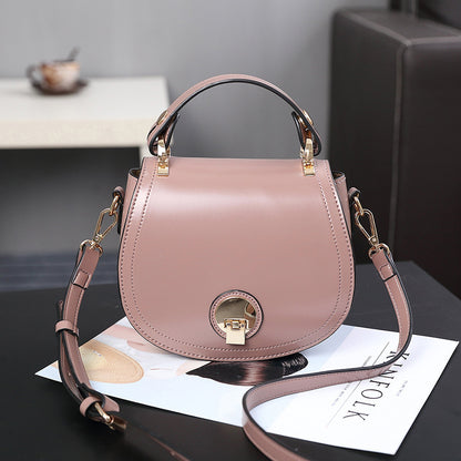 The New South Korean fashion handbag Mini Shoulder bag bag ladies handbag on behalf of a pig