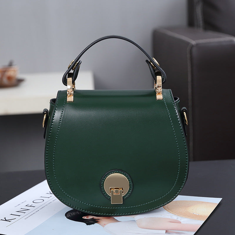 The New South Korean fashion handbag Mini Shoulder bag bag ladies handbag on behalf of a pig