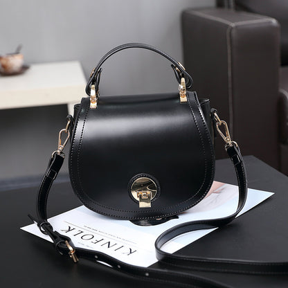 The New South Korean fashion handbag Mini Shoulder bag bag ladies handbag on behalf of a pig