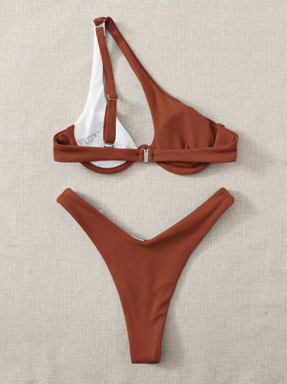 Ensemble de bikini deux pièces contrasté à épaule unique