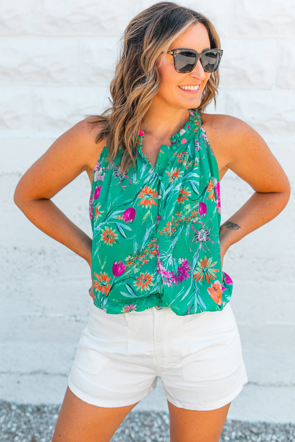 Blusa sin mangas con botones en la parte delantera y estampado floral boho verde brillante