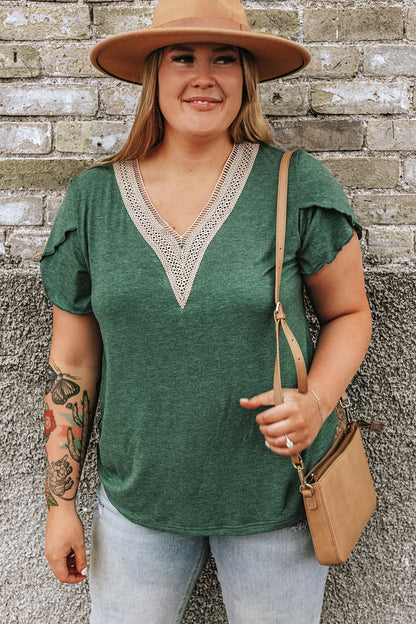 Blusa con manga de pétalo y cuello en V de talla grande