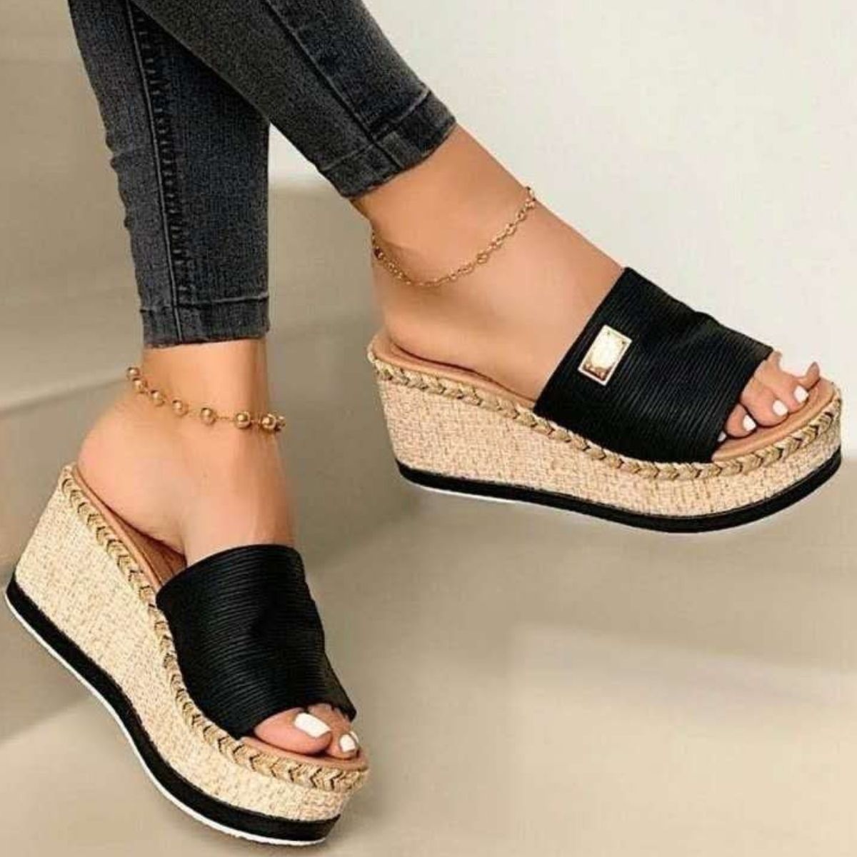 Sandalias con punta abierta de cuero PU