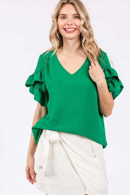 Blusa con cuello en V y manga corta con volantes GeeGee