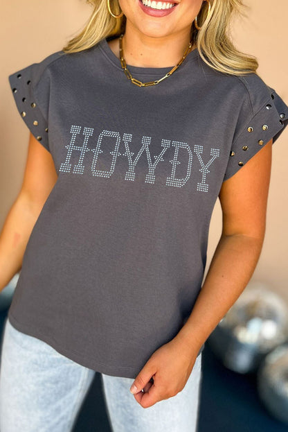 Camiseta gris oscuro con manga con tachuelas y gráfico HOWDY de diamantes de imitación