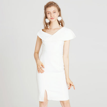 Robe blanche fendue