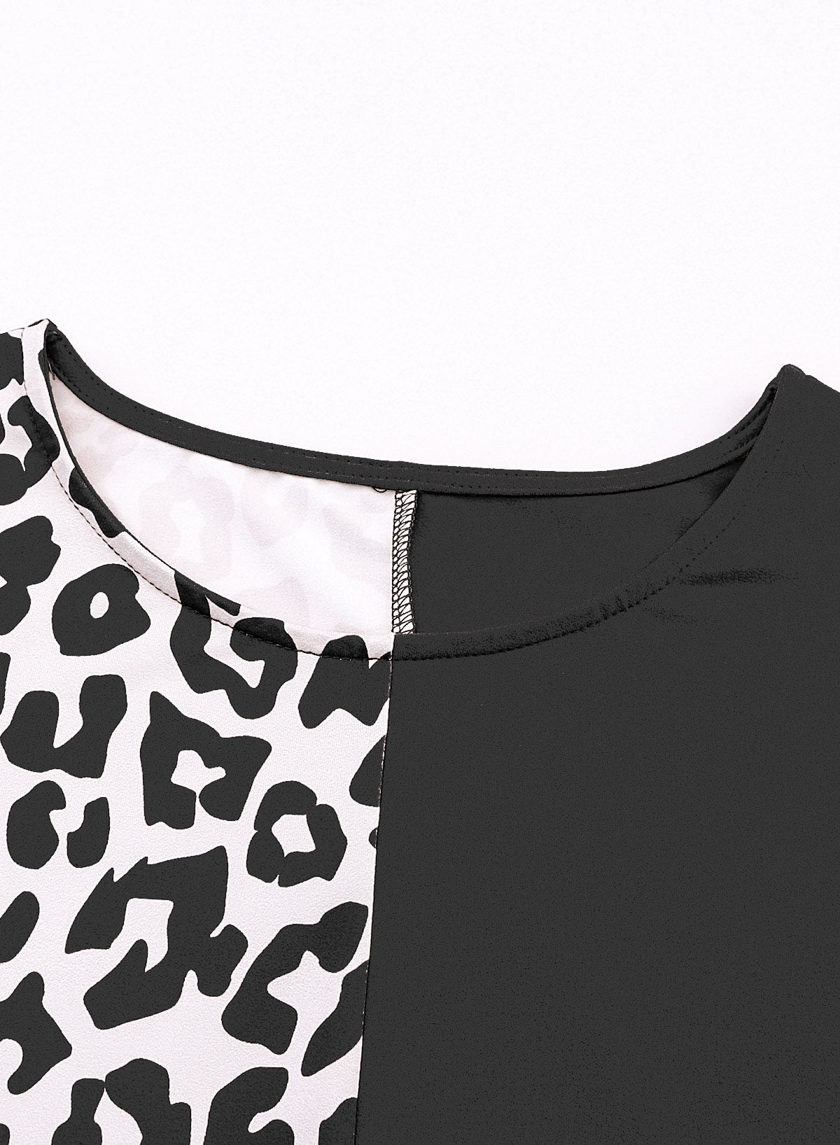 Camiseta casual con estampado de leopardo y manga remangada en bloque de color negra