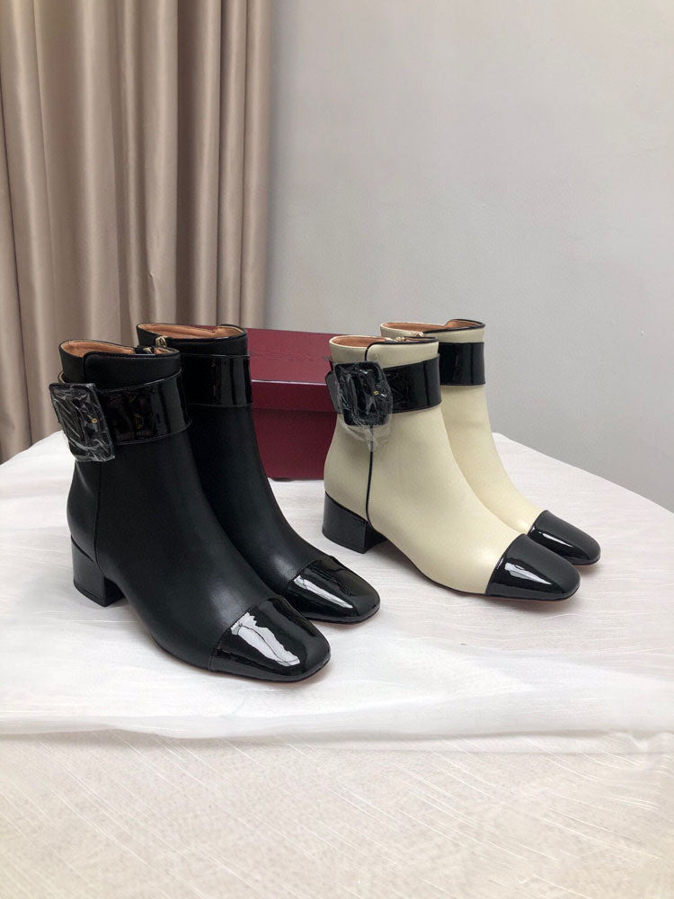 Bottines en cuir de vache de couleur assortie avec fermeture éclair latérale et boucle pour femmes