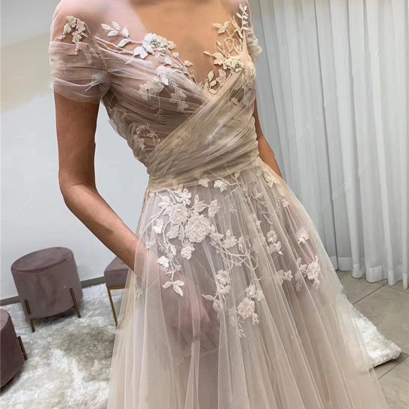 Women's Fashion Lace Outdoor Lawn Wedding Dress