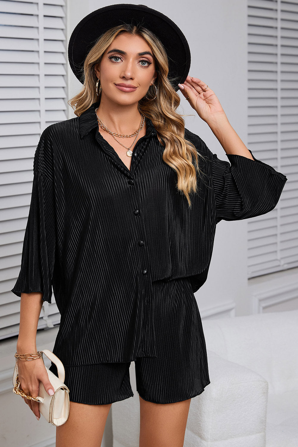 Conjunto de ropa de estar por casa de camisa con botones lisa negra y pantalones cortos de cintura alta