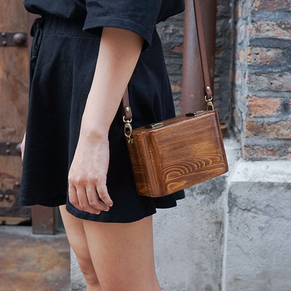 Niche Retro Literary - Bolso bandolera de madera con doble hebilla para mujer