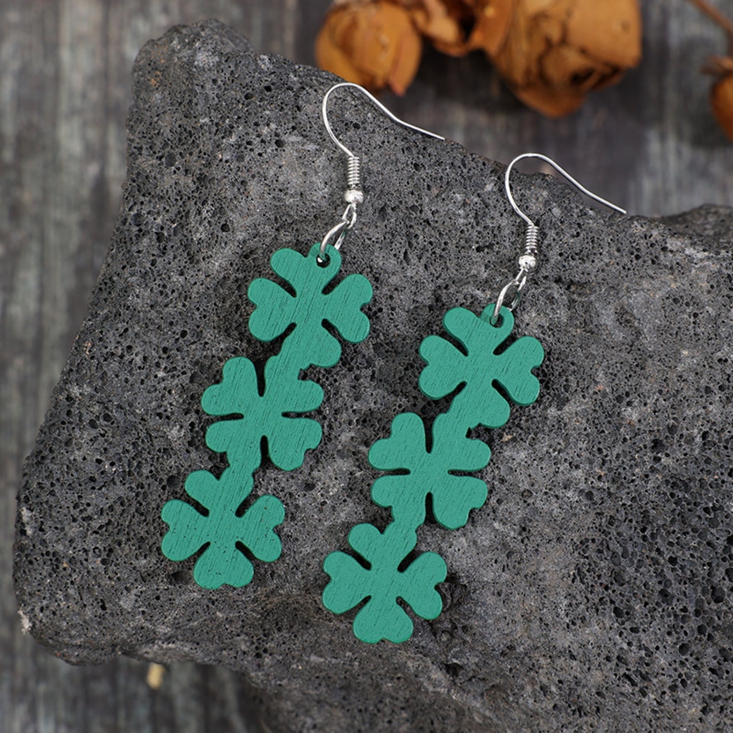 Boucles d'oreilles pendantes en bois Lucky Clover