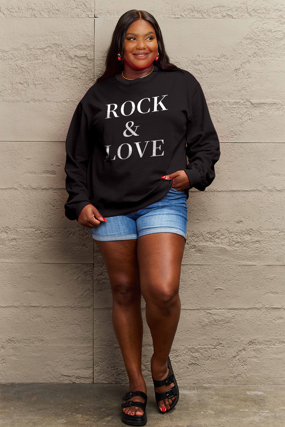 Simply Love Sweat-shirt à col rond ROCK ＆ LOVE en taille réelle