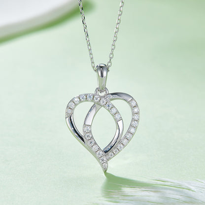 Collar con forma de corazón de plata de ley 925 con moissanita