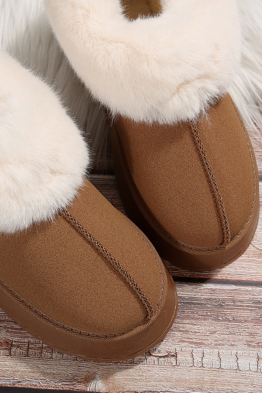 Botas de nieve planas con suela gruesa y ribete de ante de felpa color castaño