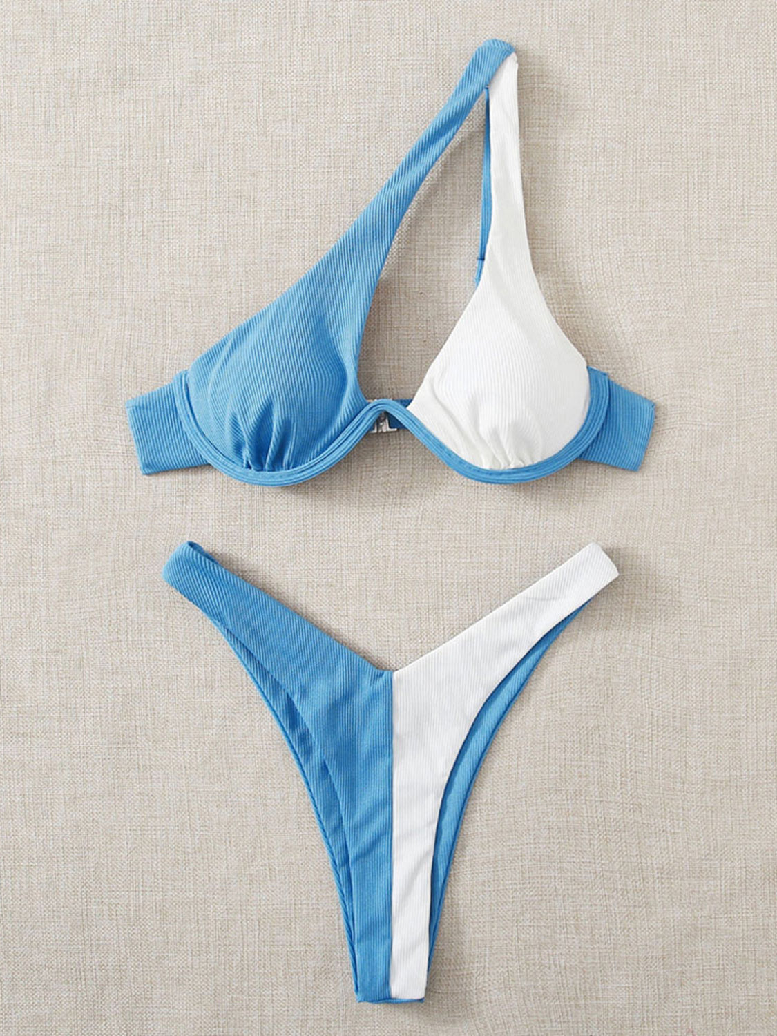 Ensemble de bikini deux pièces contrasté à épaule unique