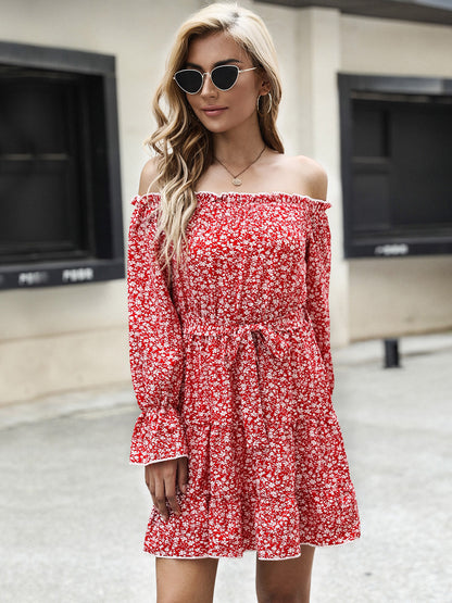 Vestido escalonado con mangas con volantes y estampado floral con volantes