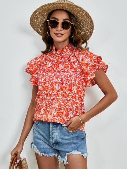 Blusa con mangas con volante y cuello simulado con estampado floral de florecitas