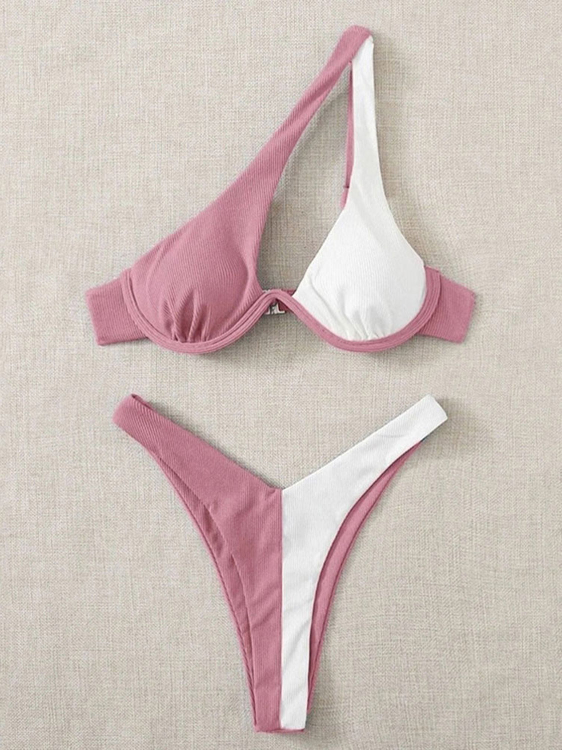 Ensemble de bikini deux pièces contrasté à épaule unique