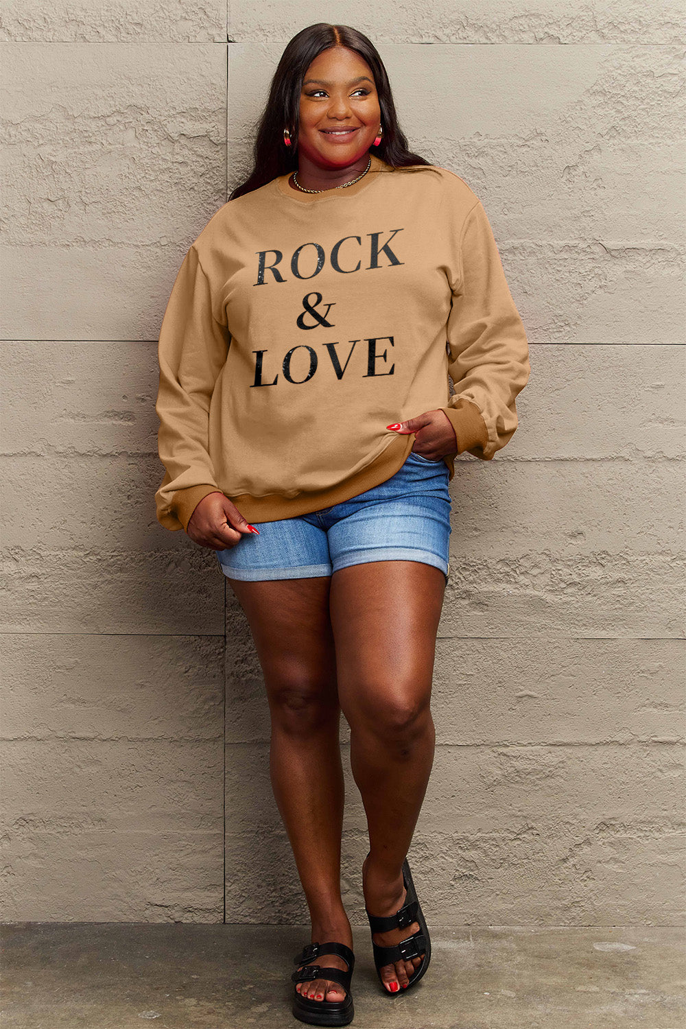 Simply Love Sweat-shirt à col rond ROCK ＆ LOVE en taille réelle